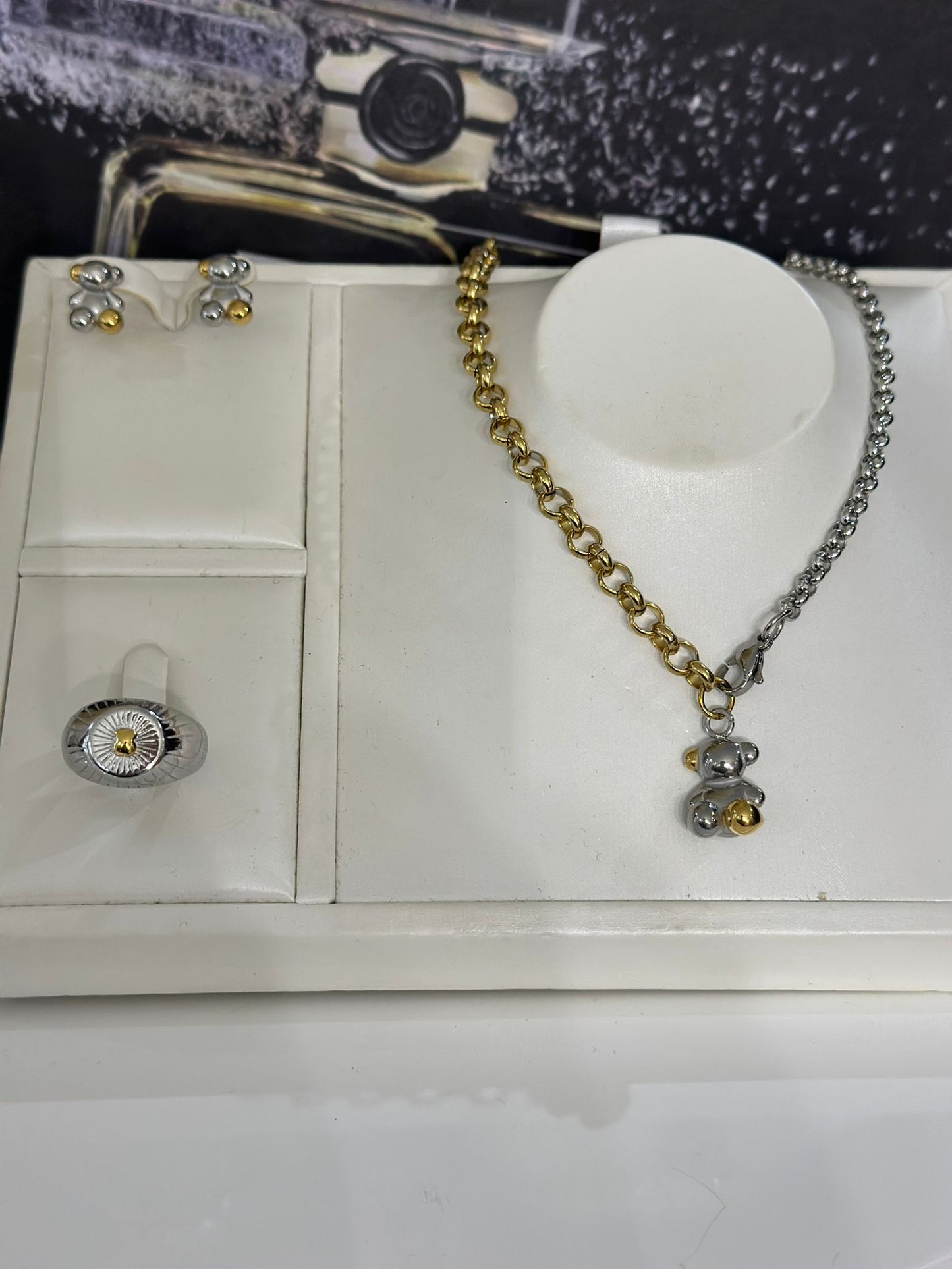 Teddy Bear Two Tones Set (material acero inoxidable) incluye collar con pendant, aretes y sortija(escoges la talla)