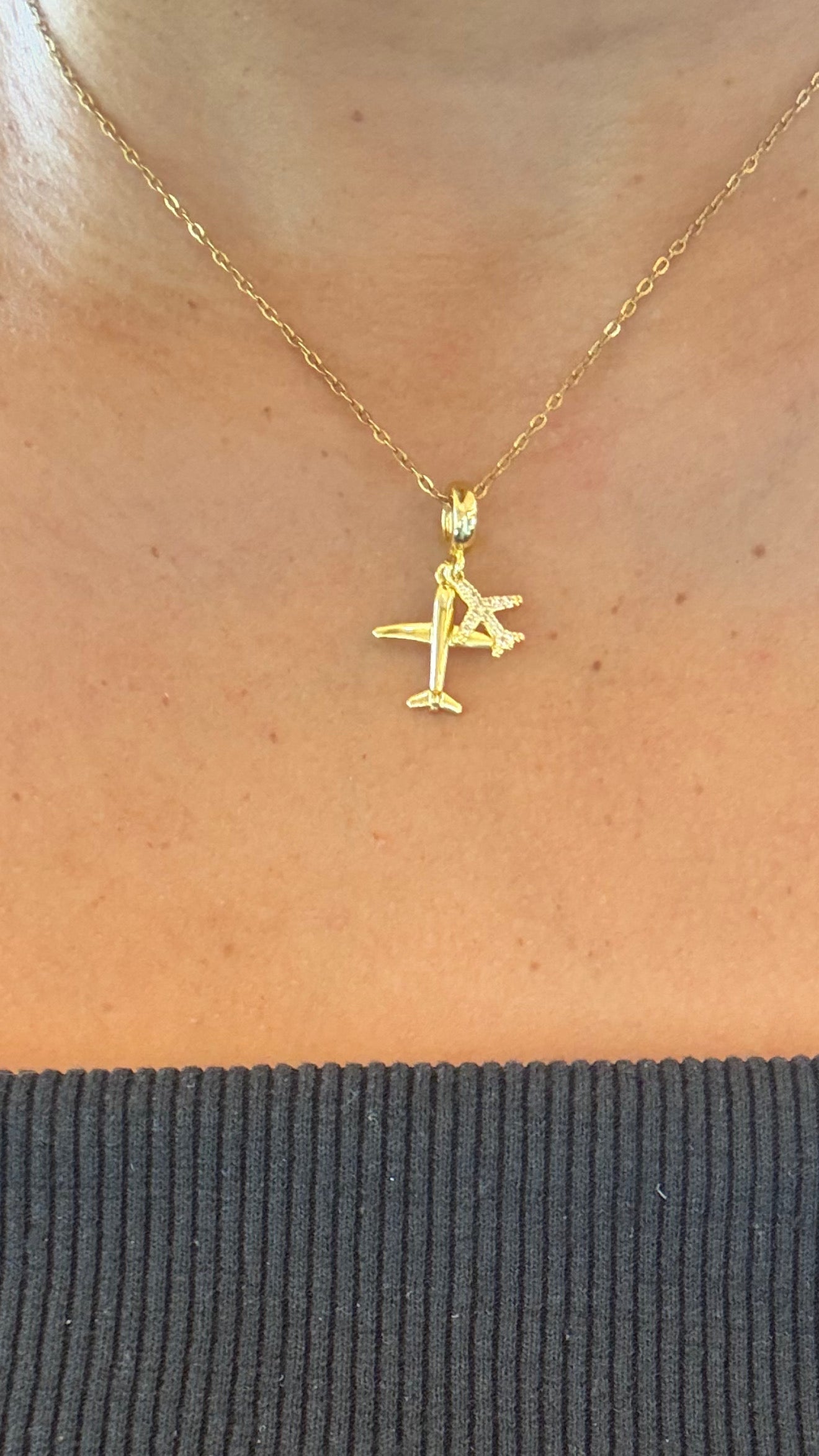 Travel The World Airplane Gold Necklace (material acero inoxidable)