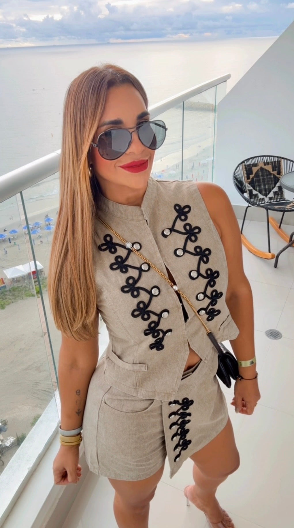 Khaki Napoleon Skort Set (utilicé M) es falda pantalón