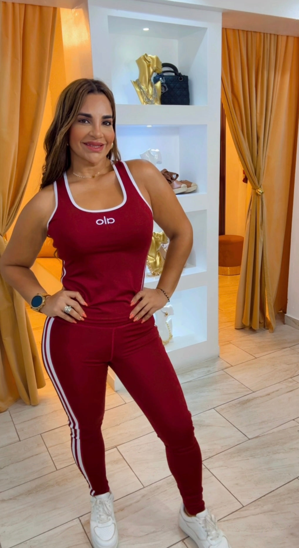 Restock Alo Burgundy 3 pieces (stretch) incluye el jacket, Llegan el 15 de Octubre
