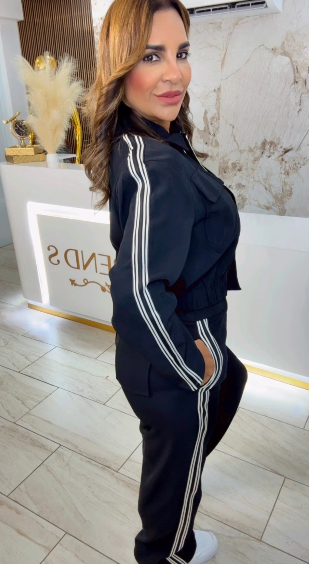 Uganda Black Formal Set (stretch) utilicé talla Médium