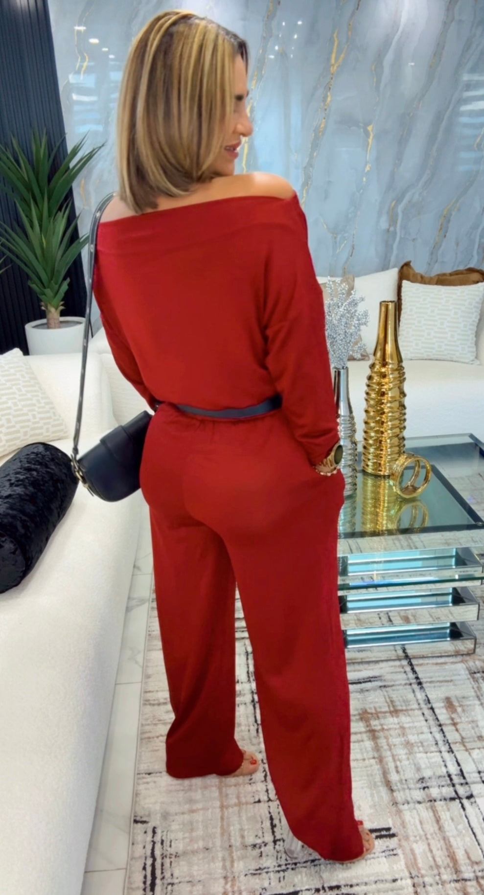 Argelia Burgundy Jumpsuit (stretch) no incluye el cinturón