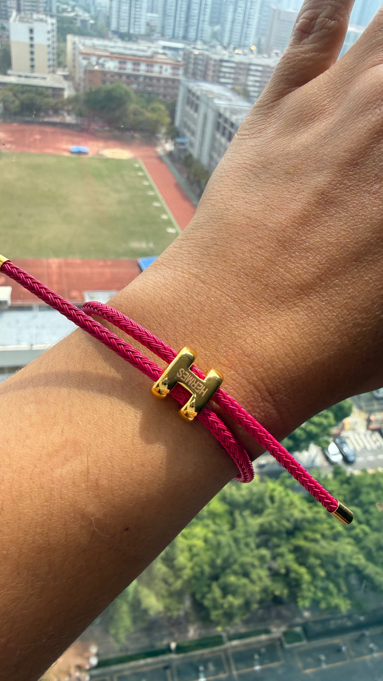 Herm Fuchsia Bracelet (ajustable) se enviarán el próximo Viernes