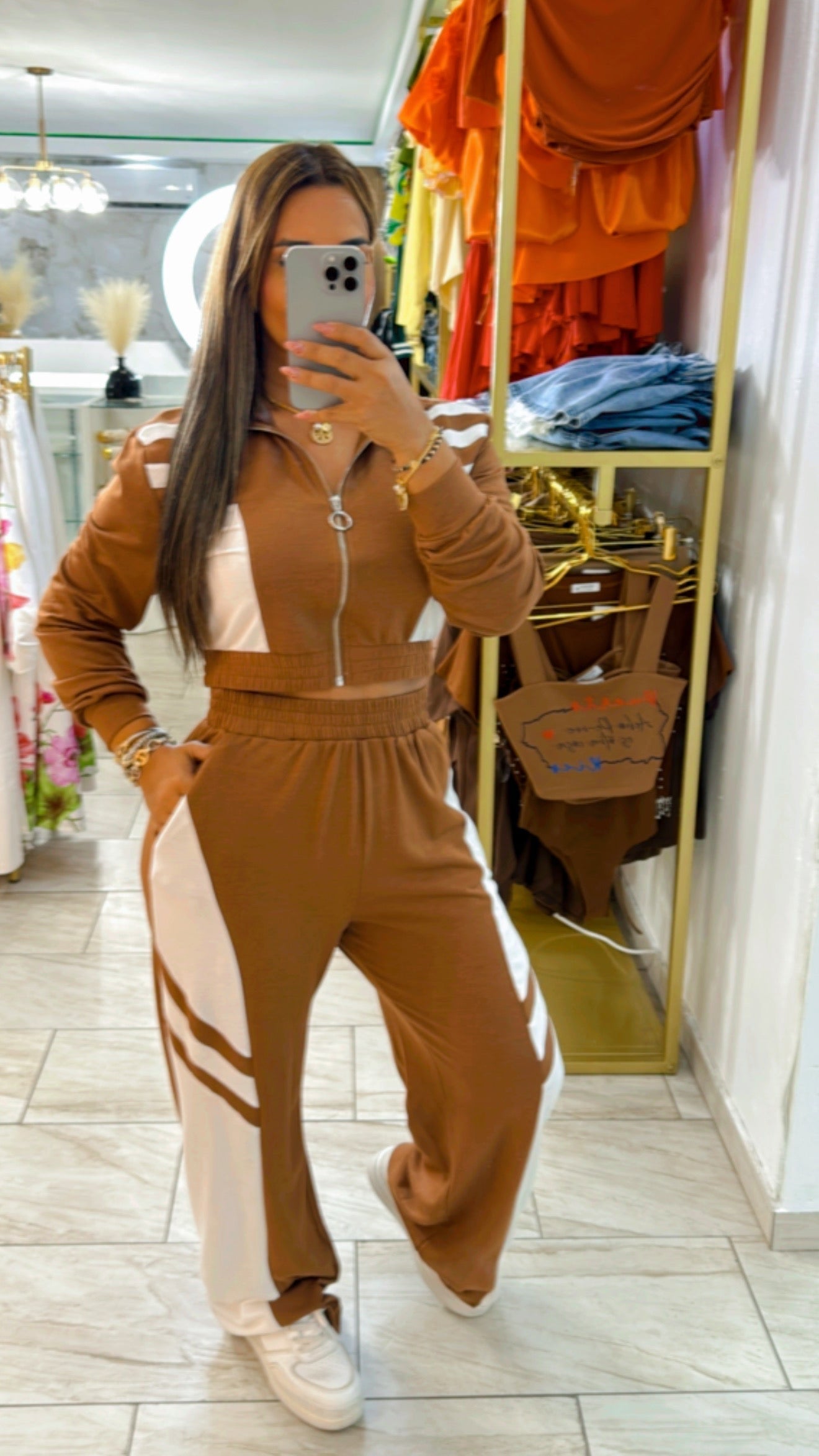 Trendy Travels Brown Set (spandex) utilicé talla Médium