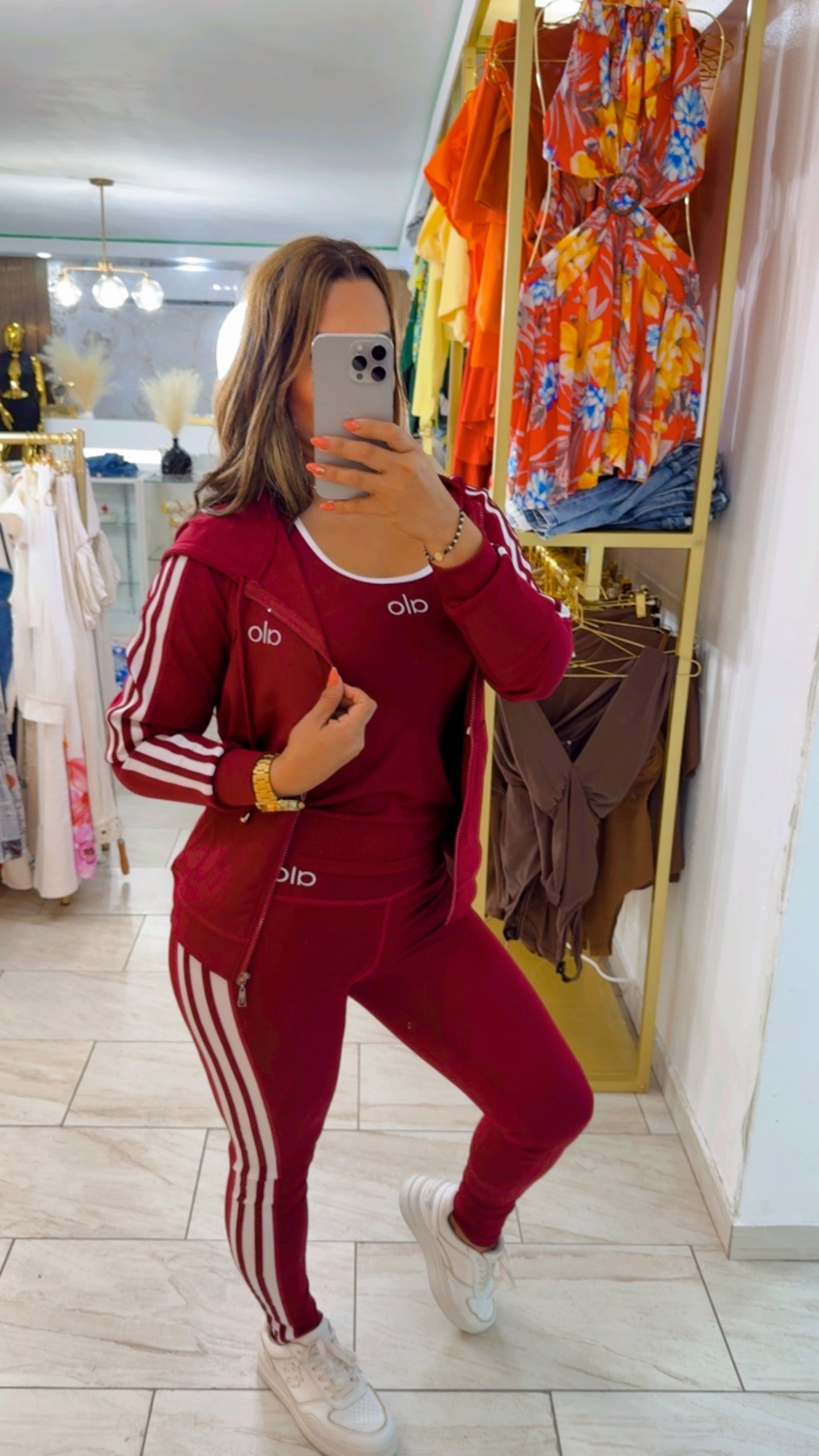Restock Alo Burgundy 3 pieces (stretch) incluye el jacket, Llegan el 15 de Octubre