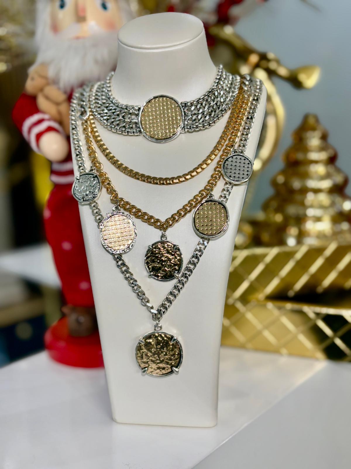 Restock Duchess Medallion Necklace (4 pieces) Llegan el 28 de Noviembre