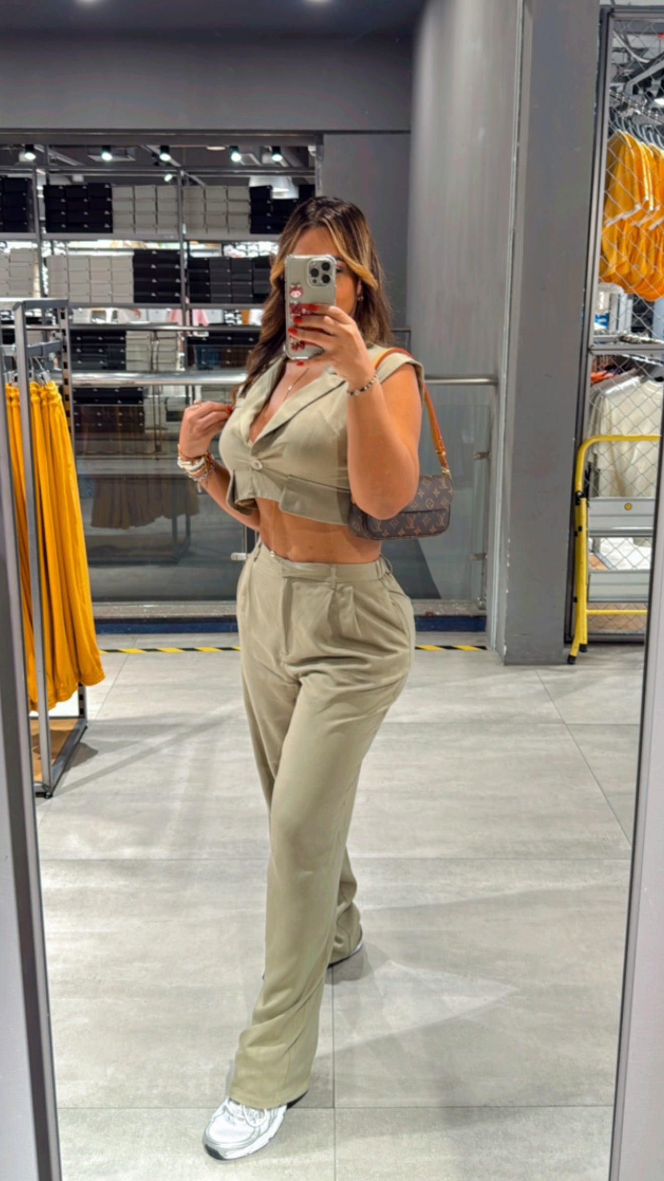 Tian He Olive Set Restock (stretch) llegan el próximo Viernes (corre grande)