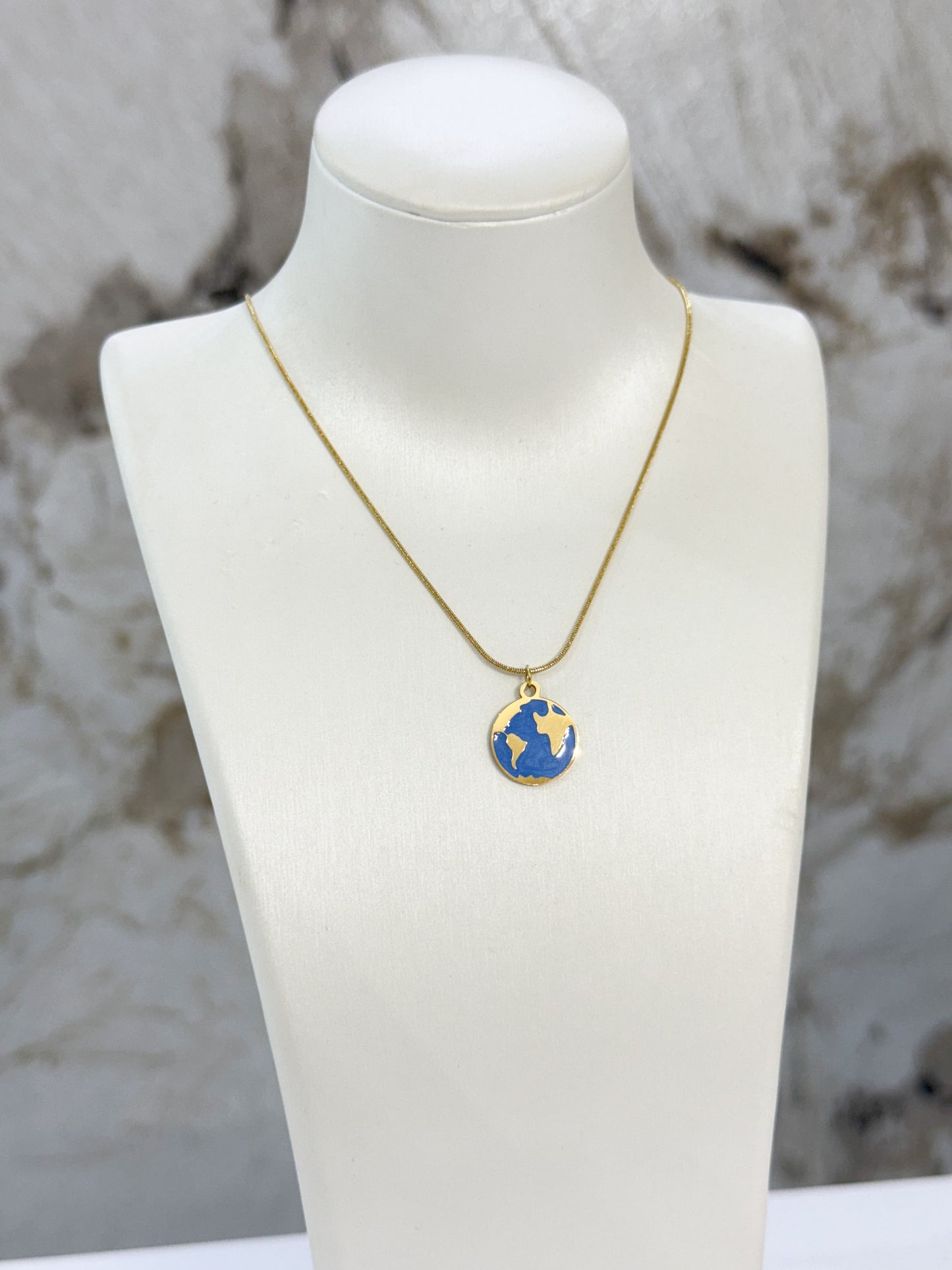 Travel the World Necklace (Stainless Steel)