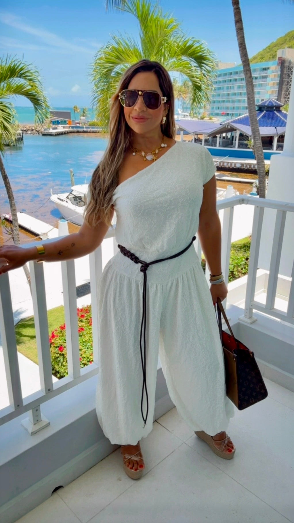 Casa Blanca Jumpsuit (spandex) trae cinturón ajustable