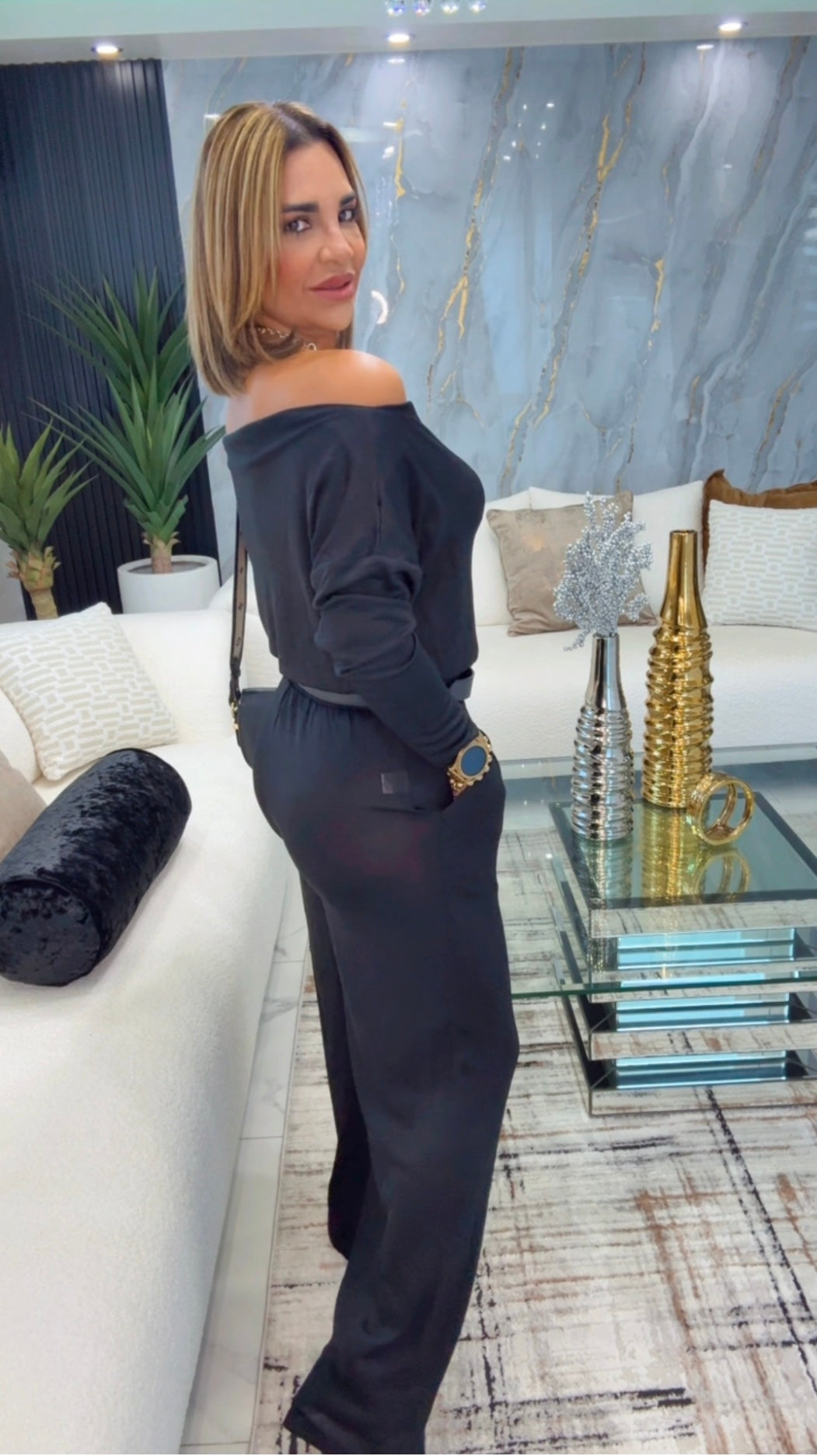 Argelia Black Jumpsuit (stretch) no incluye cinturón