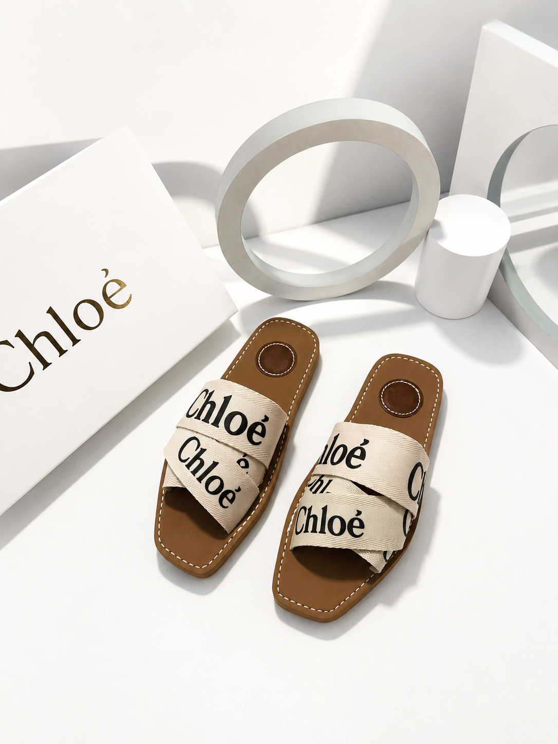 Flats Famous Sandals (sin caja)