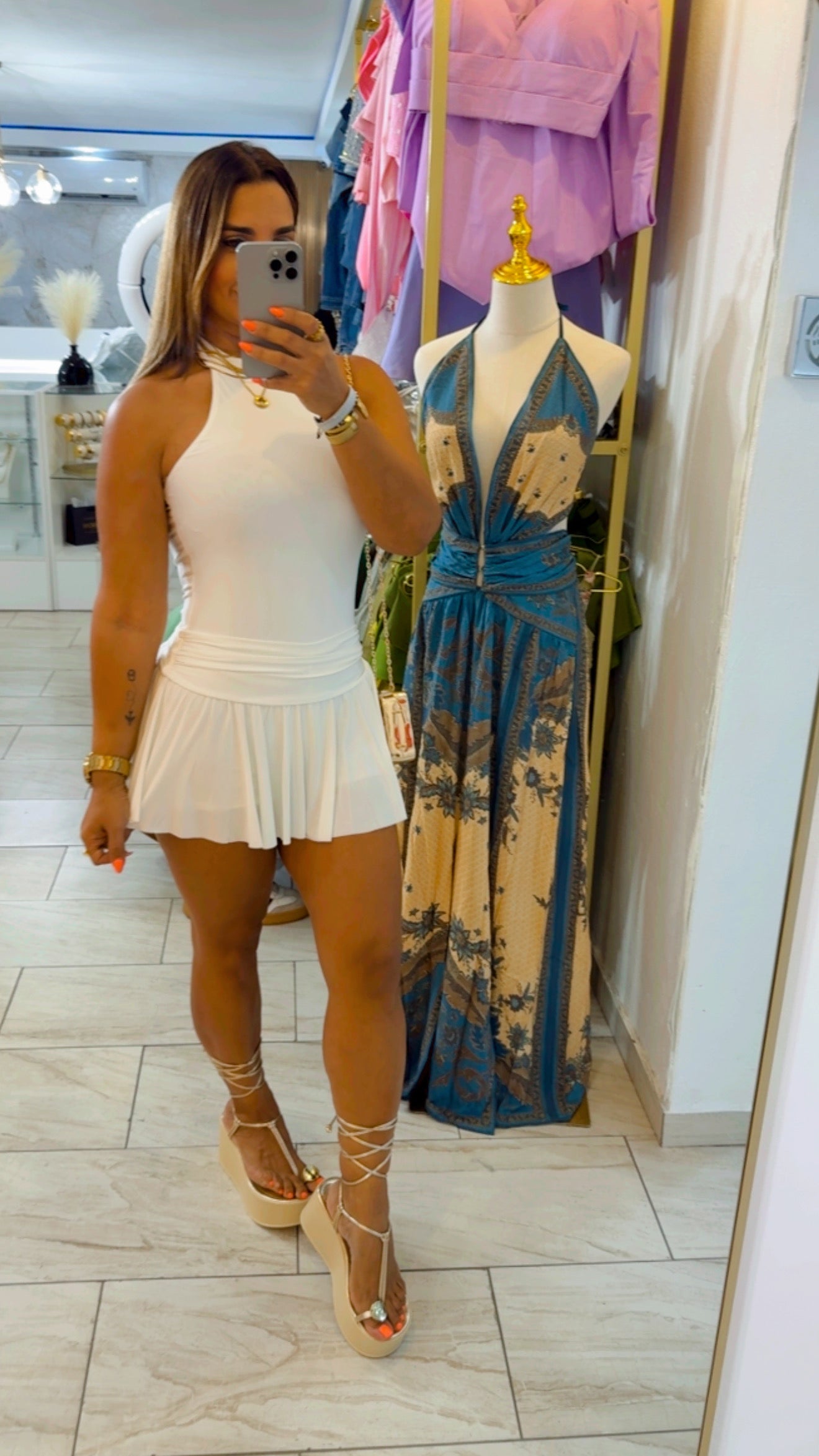 Ibiza White Romper Dress (trae short integrado) stretch