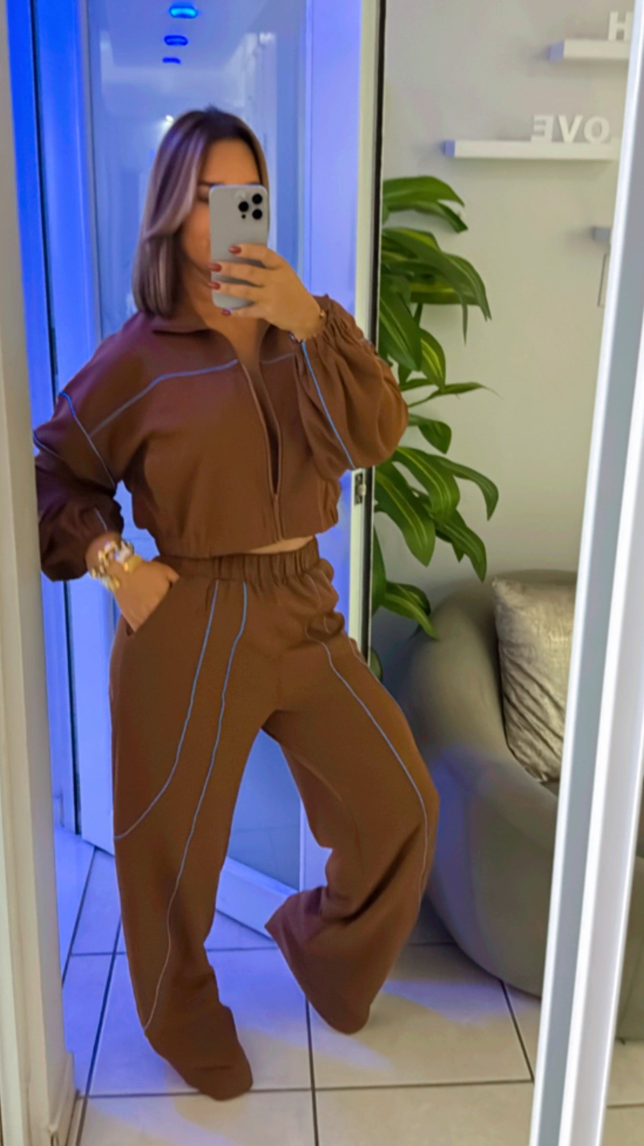 Washington Brown Set (corre grande) bájale una talla. (spandex)
