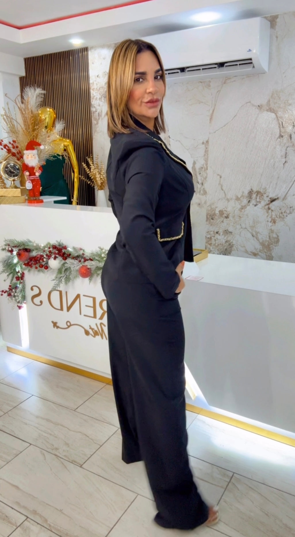 Elegance Black & Gold Detail Blazer Set (utilicé talla M)