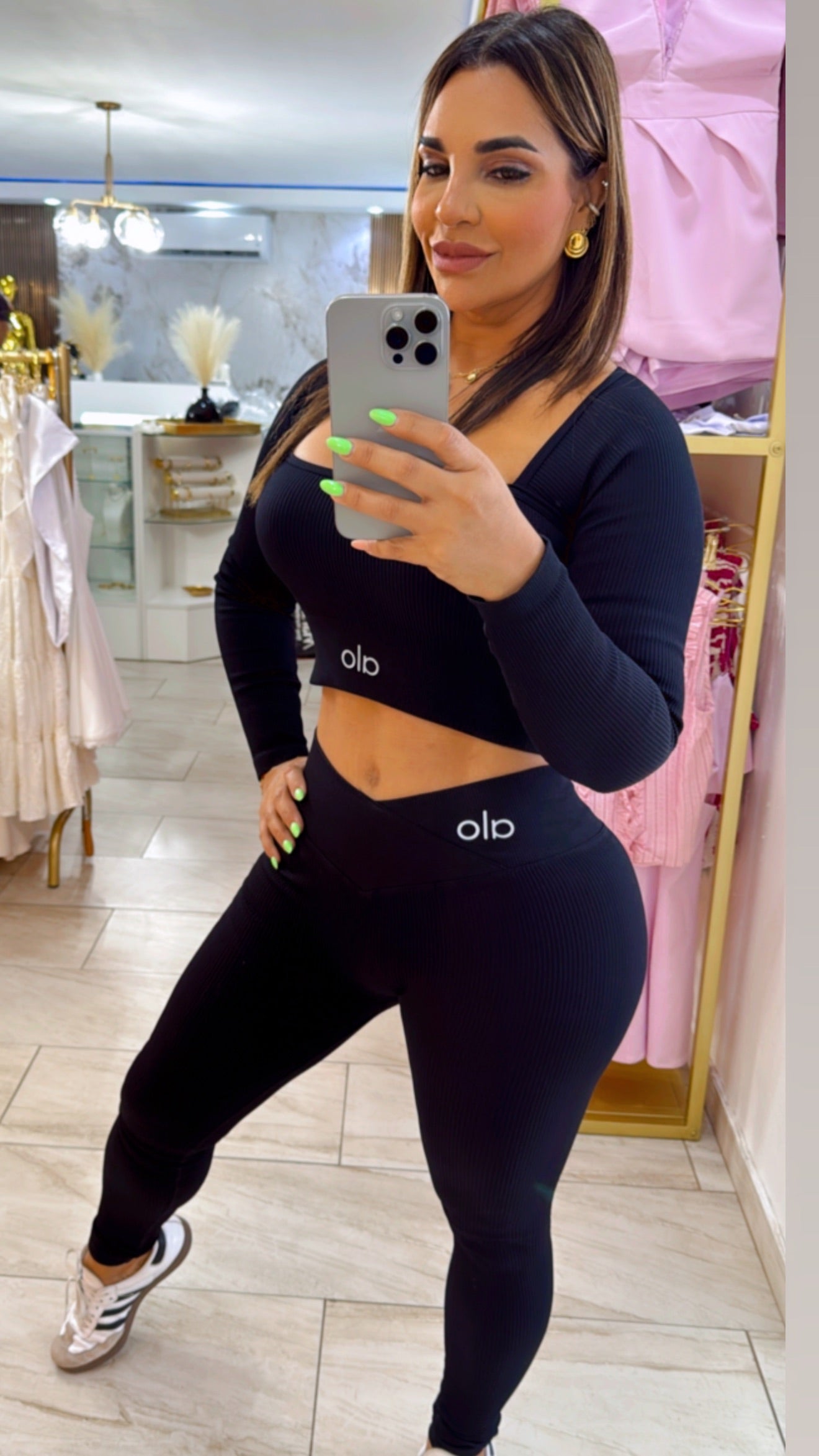 Alo Black Set (manga larga) (stretch)