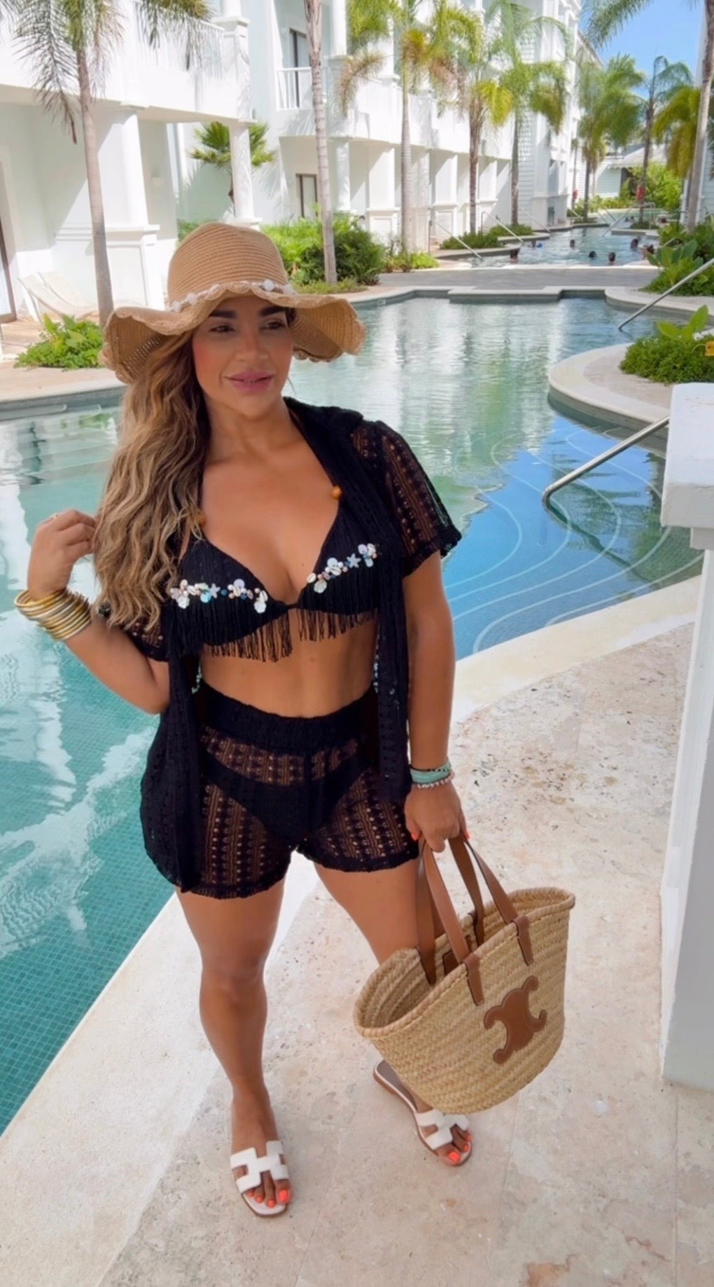 Restock Esmeralda Black Crochet 4 Pieces (swimsuit y set de pantalón con camisa) spandex/ Llegan el próximo Martes