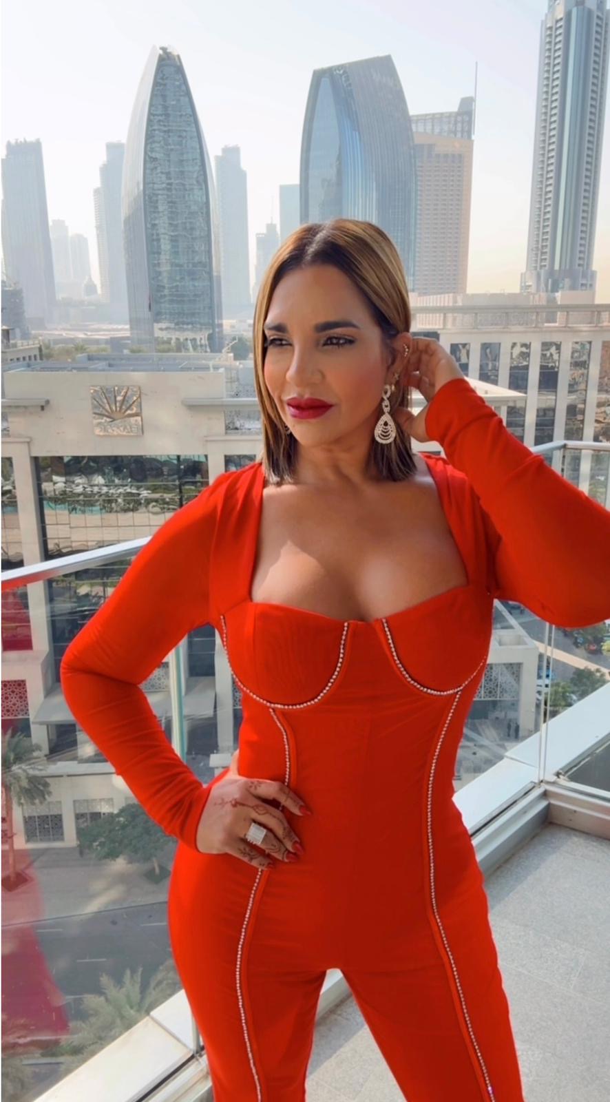 Célavi Red Elegant Jumpsuit(spandex) utilicé talla M