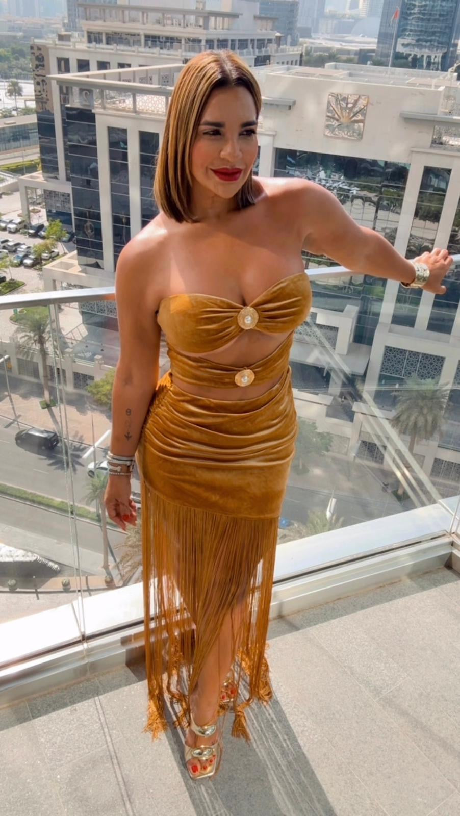 Dubai Velvet Mustard Dress (utilicé talla M)
