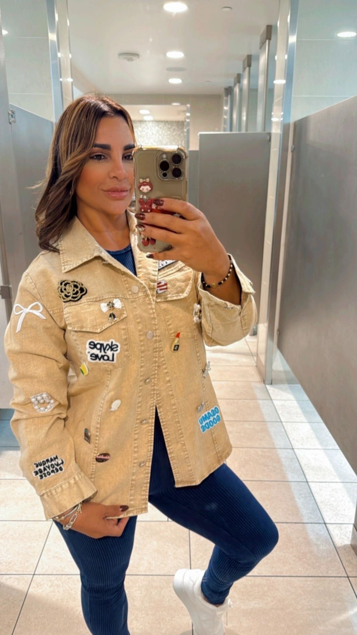 Chanel Mocha Oversized Jacket(super spandex) Trae todos los pines