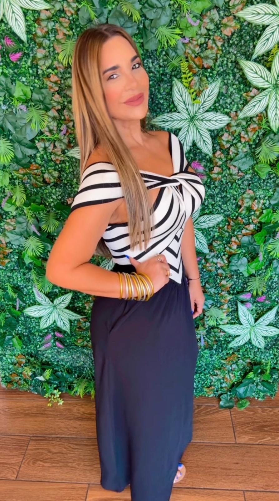 San Salvador Beige and Black Dress (spandex) utilicé M/L