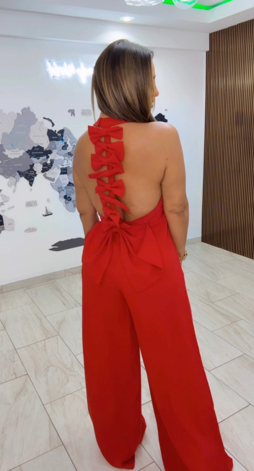 Amour Red Jumpsuit (corre al size ) utilicé talla Médium