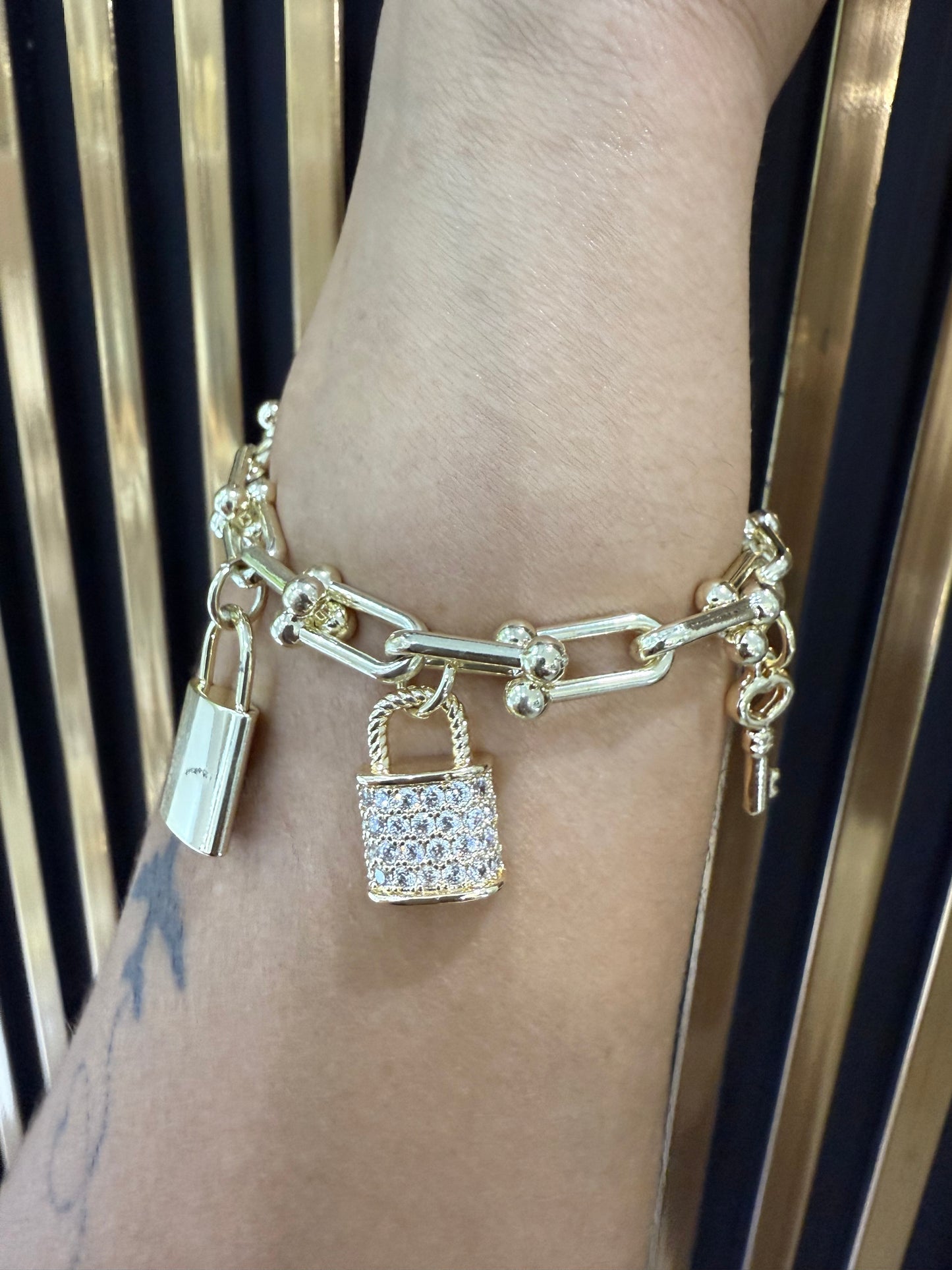 lock and key Gold Bracelet
