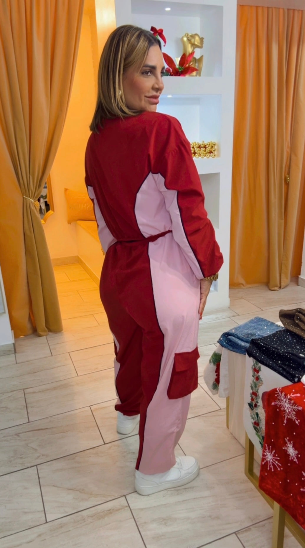 Southern Burgundy & Pink Jogger Jumpsuit (spandex) utilicé talla M