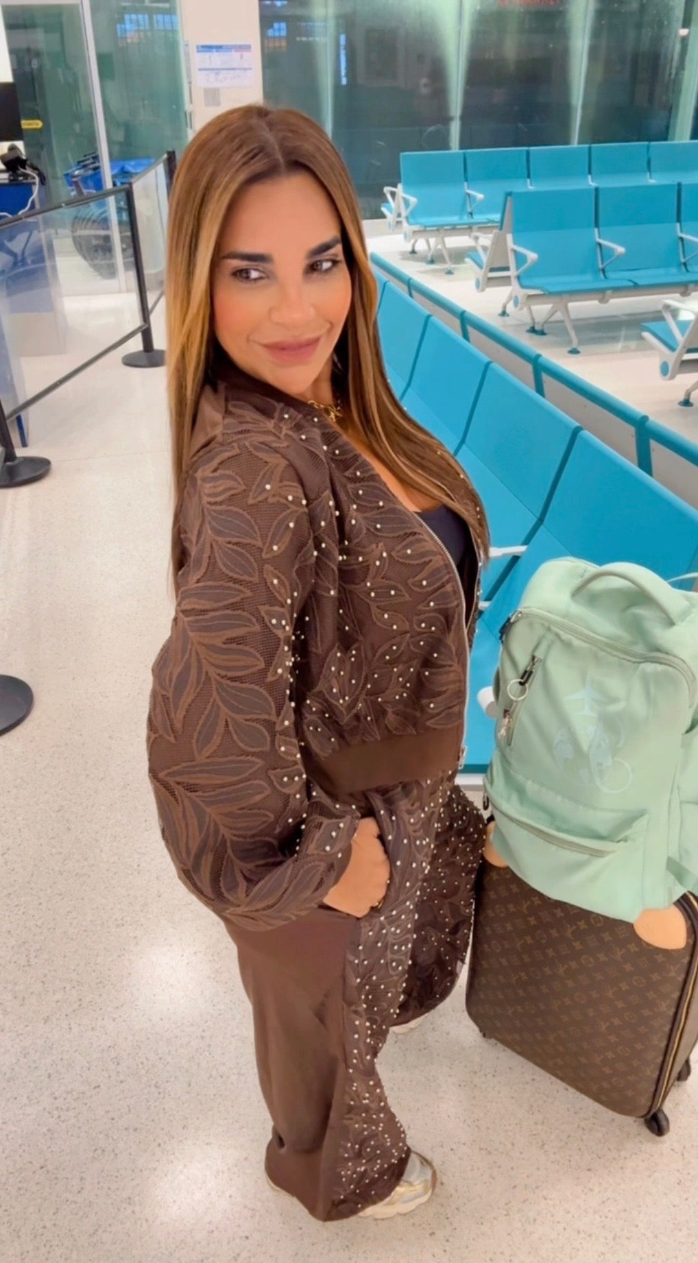 Iberia Brown Luxury Jacket Set (spandex) bájale una talla