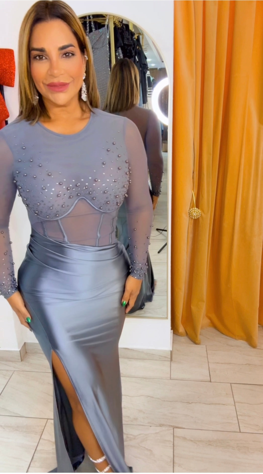 Luxury Charcoal Gray Pearl Dress (spandex) utilicé talla Médium