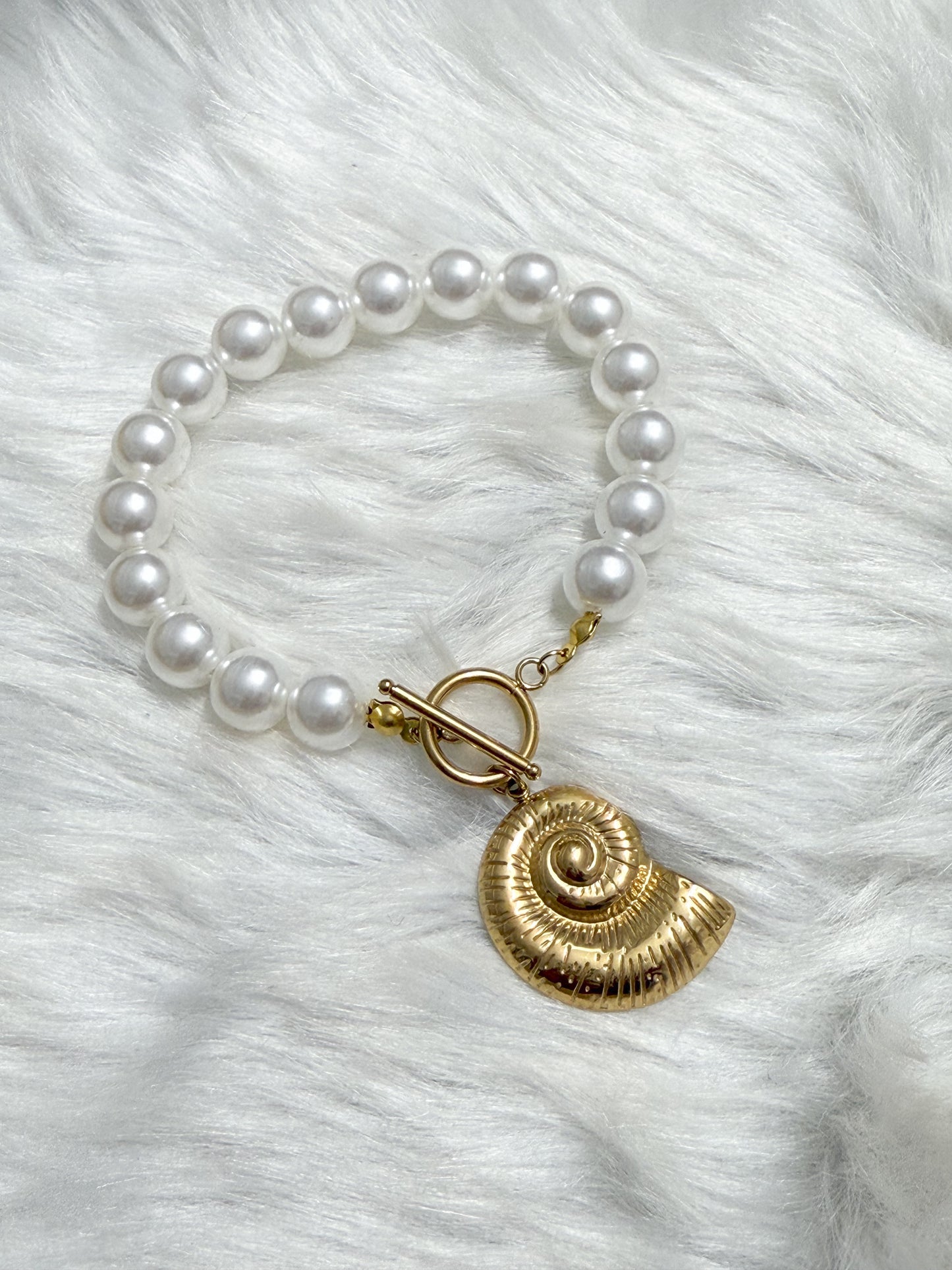 Snail pearls Bracelet