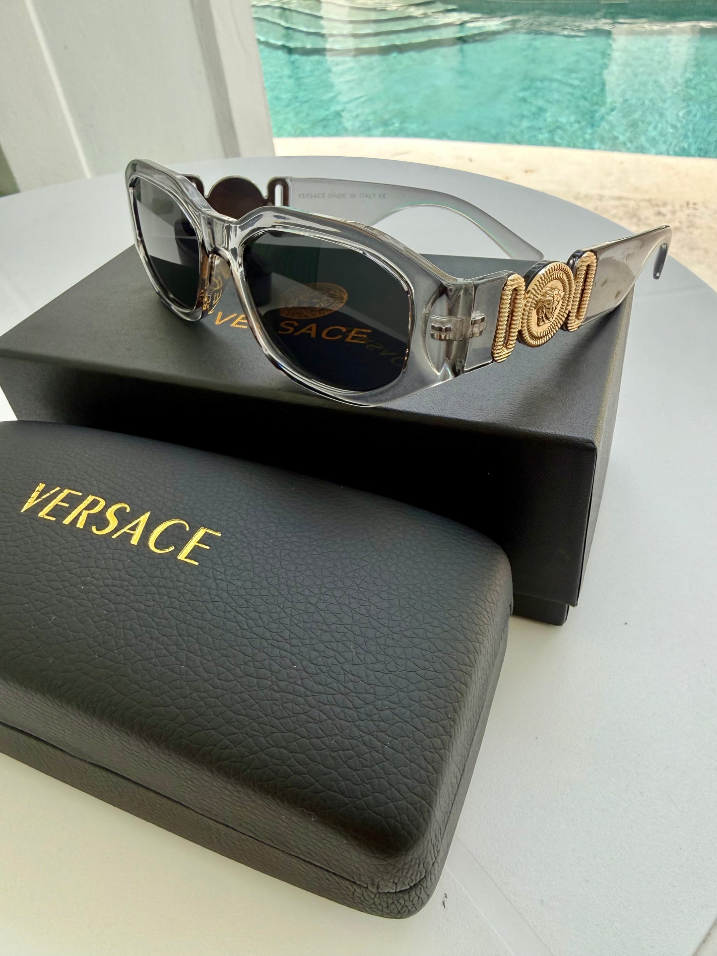 Versa Gray Sunglasses (Kit completo)