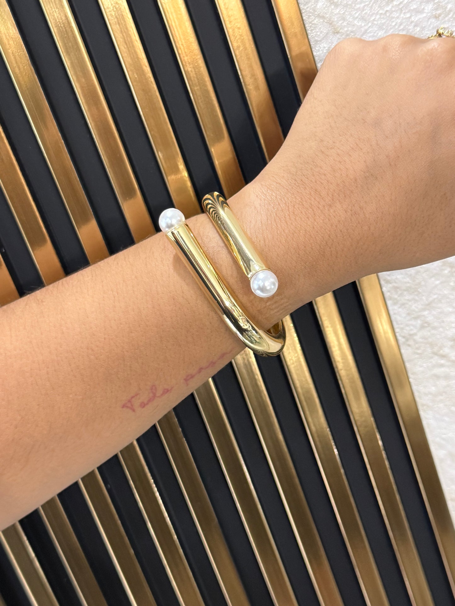 Laura Pearl Gold Bracelet (Fantasia Fina)