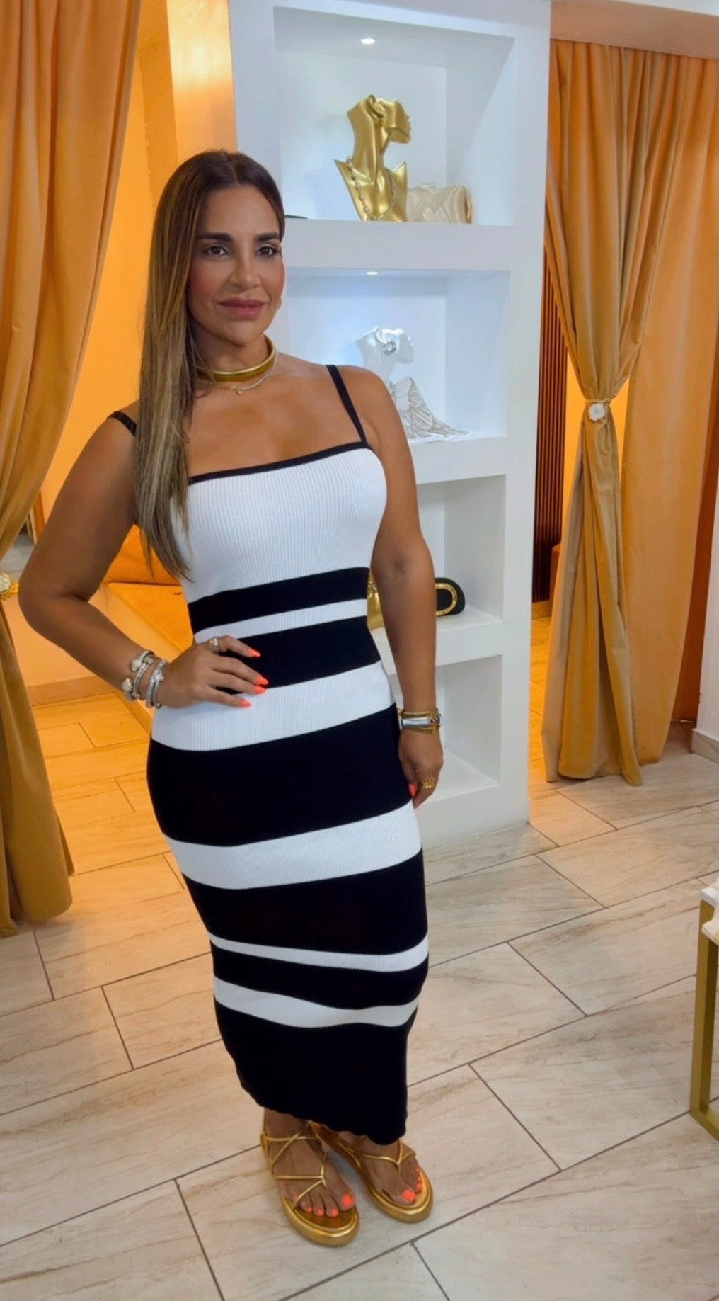 Moscow Black and White Dress(incluye jacket) spandex