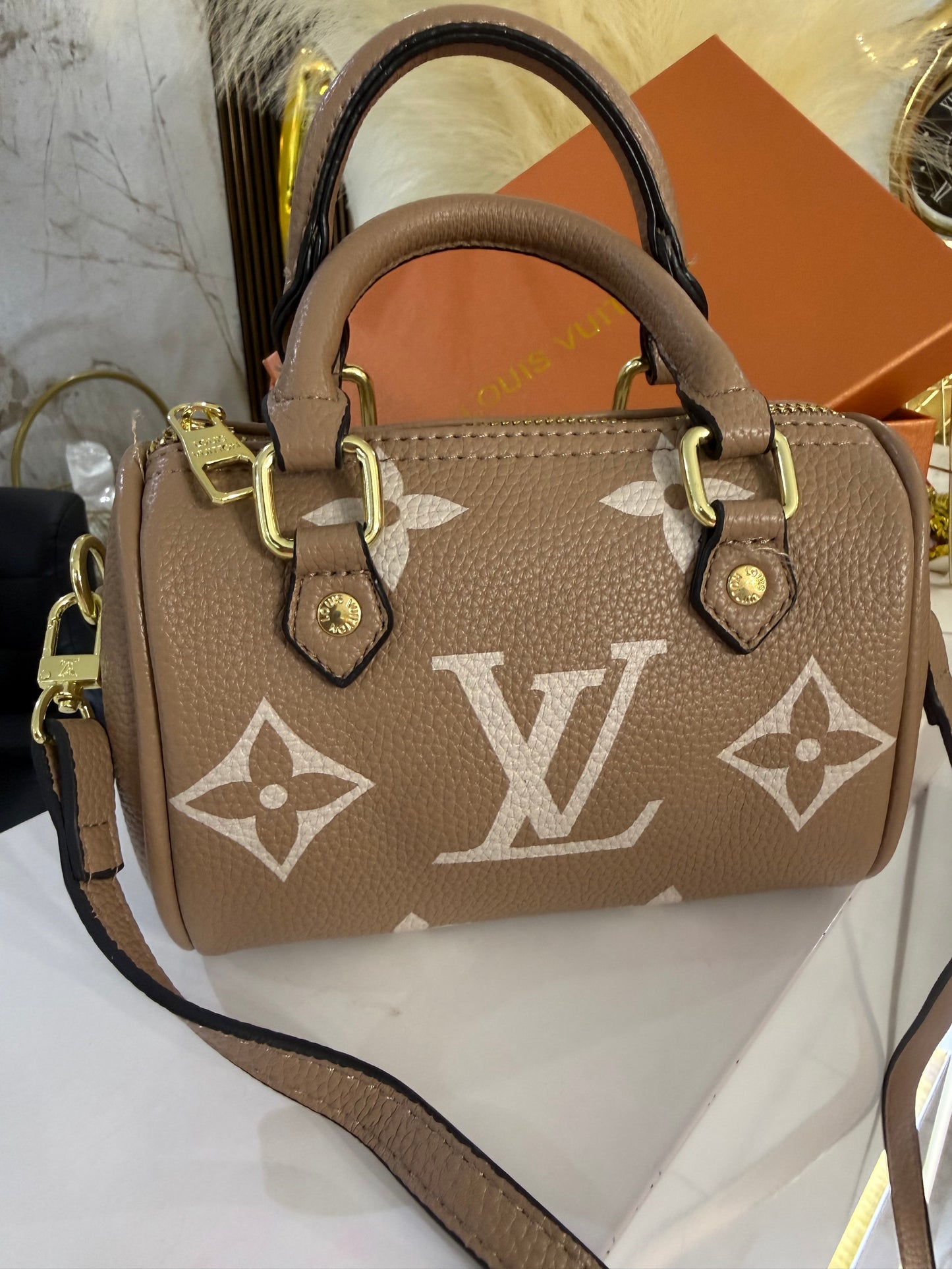 LV  Crossbody Doctor Bag (incluye caja)
