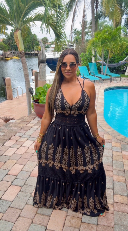 Indian Black Maxi Dress (tiene elástico en la parte trasera) utilicé talla Médium