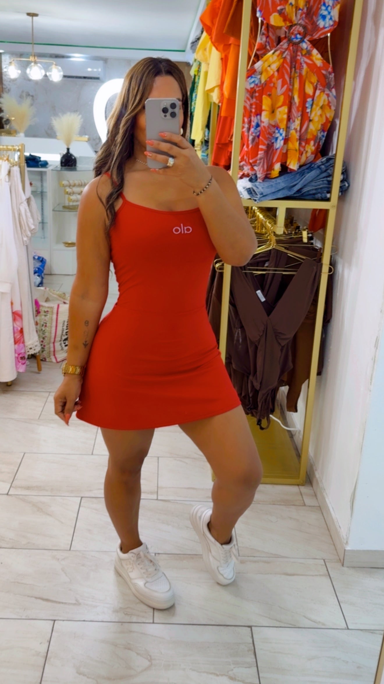 Restock Alo Red Dress (trae short integrado)stretch, llegan el 15 de octubre