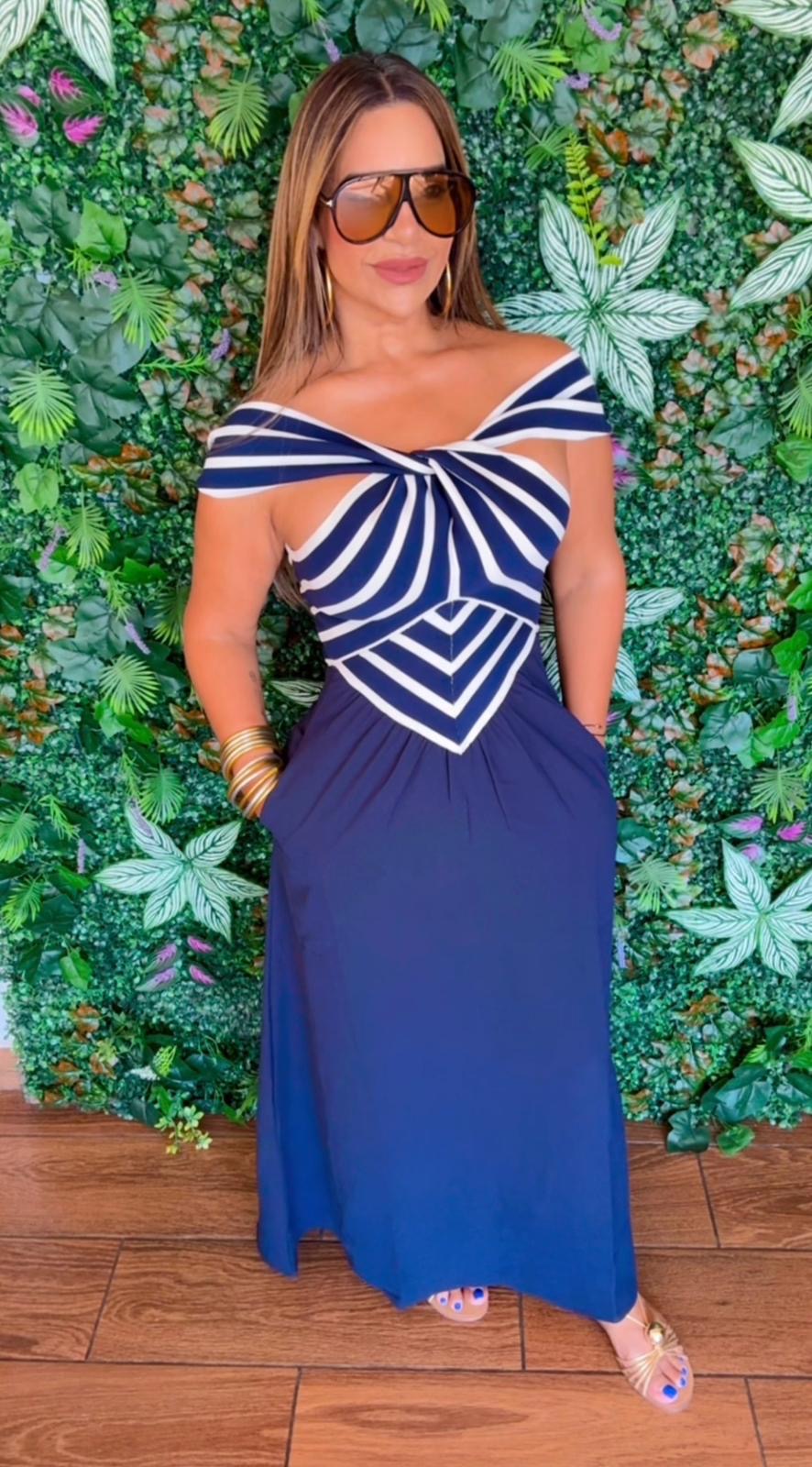 San Salvador Navy Blue Dress (spandex) utilicé M/L