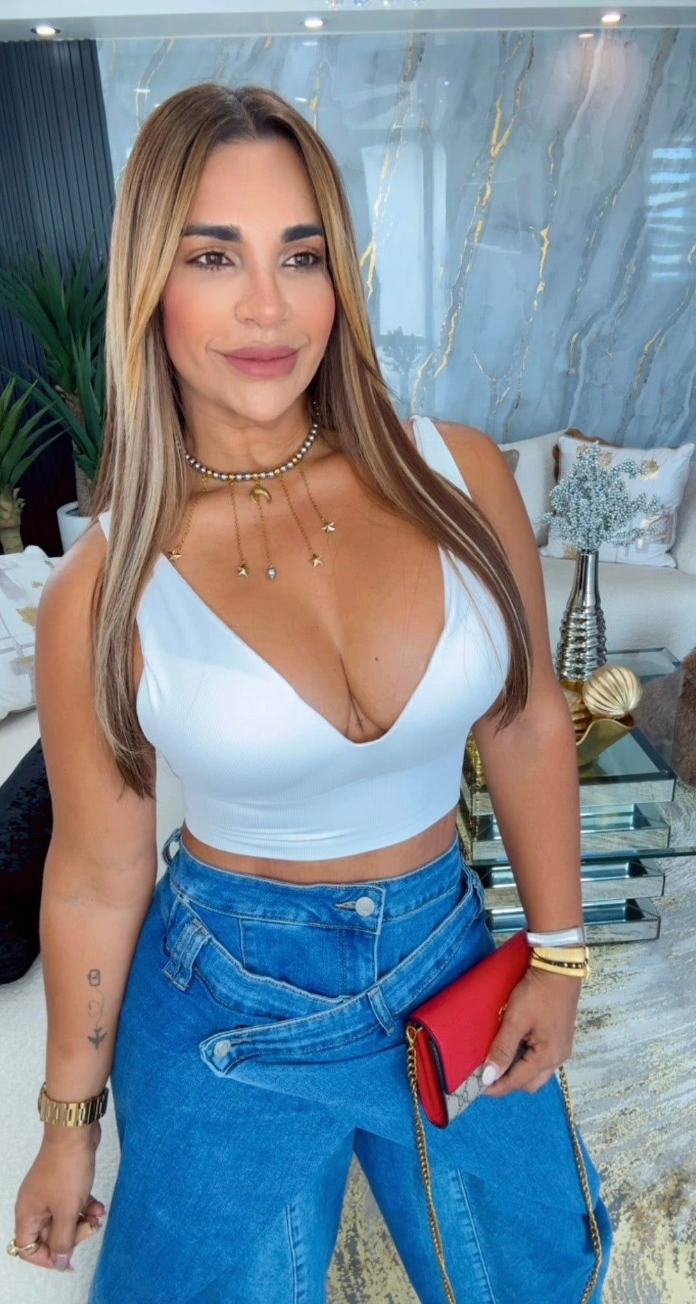 Niza White Top Bra (levantamiento de busto y control de abdomen