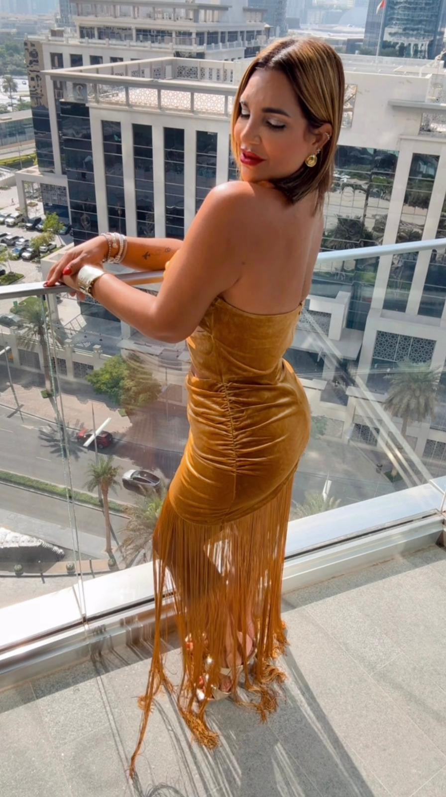 Dubai Velvet Mustard Dress (utilicé talla M)