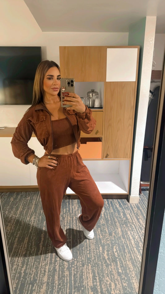 Restock Embassy Cocoa 3 pieces Set (incluye jacket) Llegan el Sábado . stretch, utilicé talla Médium