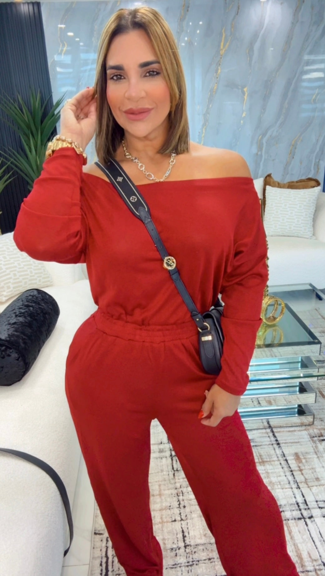 Argelia Burgundy Jumpsuit (stretch) no incluye el cinturón