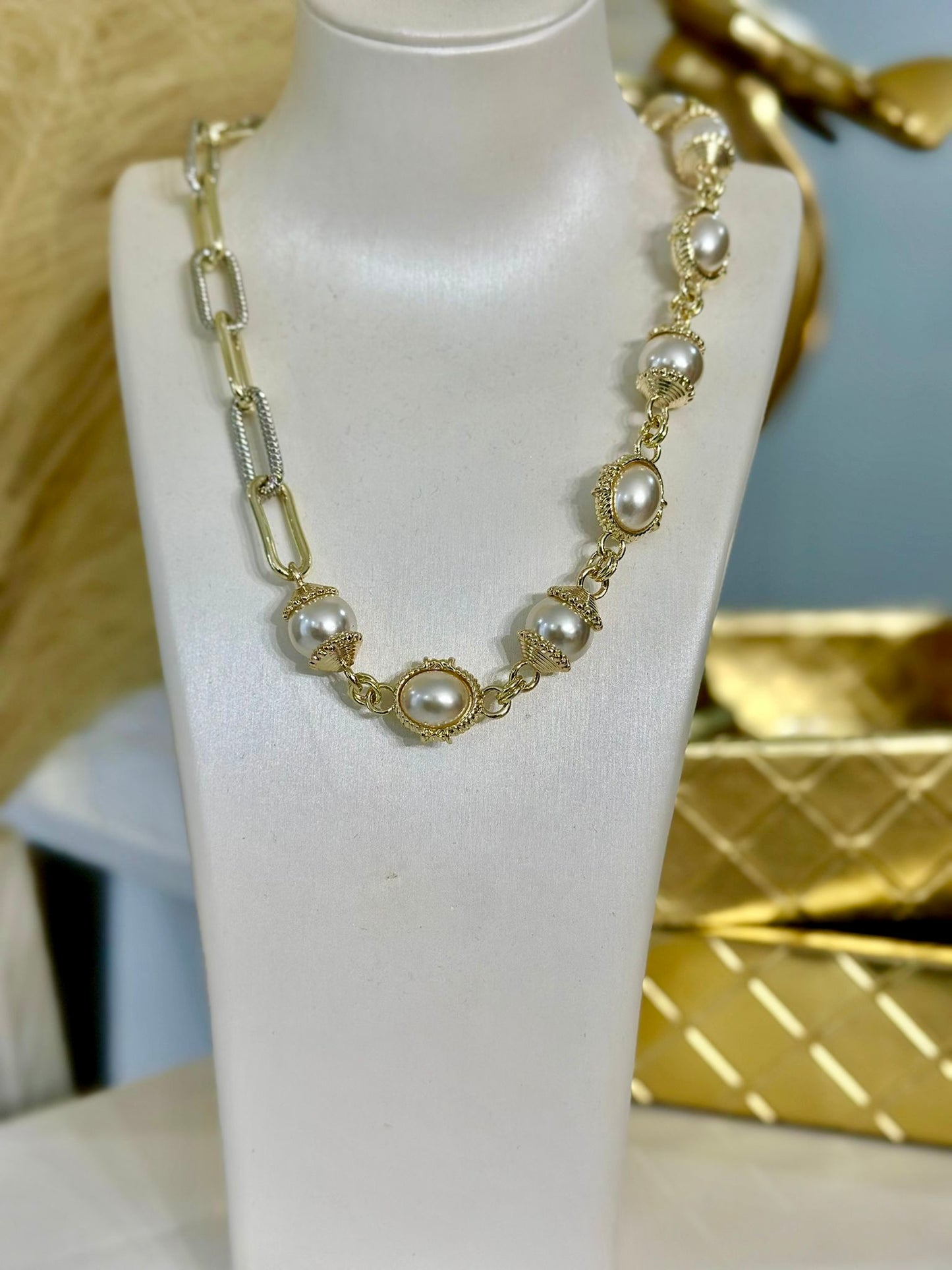 The Queen Pearl Necklace (Gold Plated) (Two Tones)