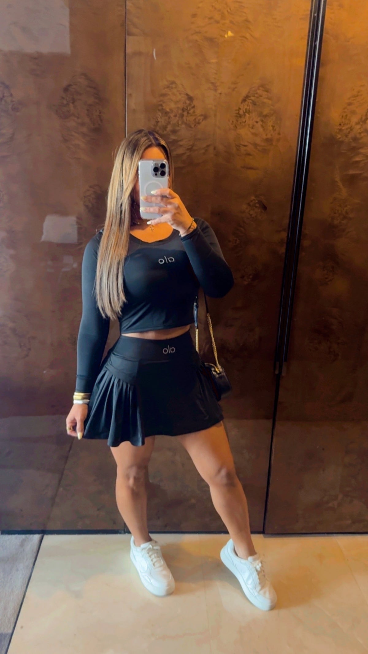 Alo Black Skirt Set (spandex) Trae short integrado