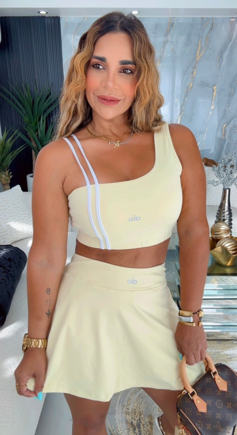 Alo Yellow Skort Set (Trae short integrado) spandex