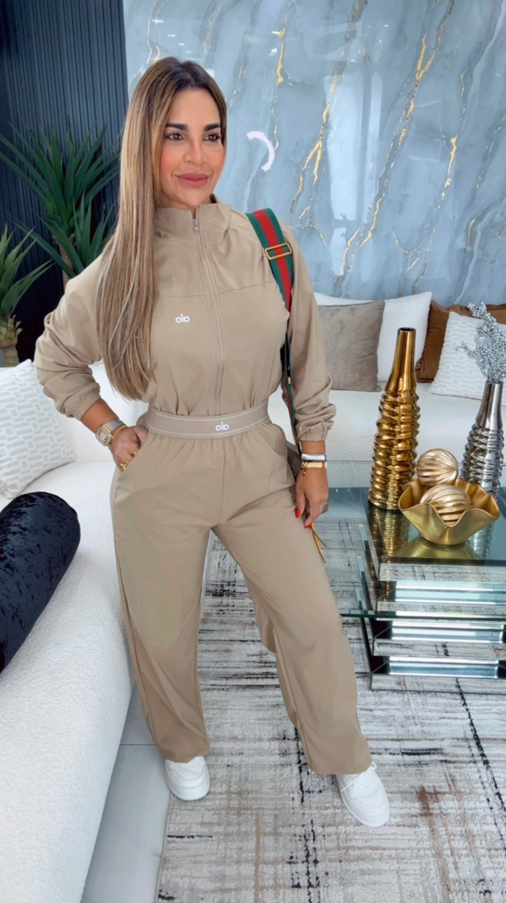 Alo Beige Jacket Set (spandex) no transparenta