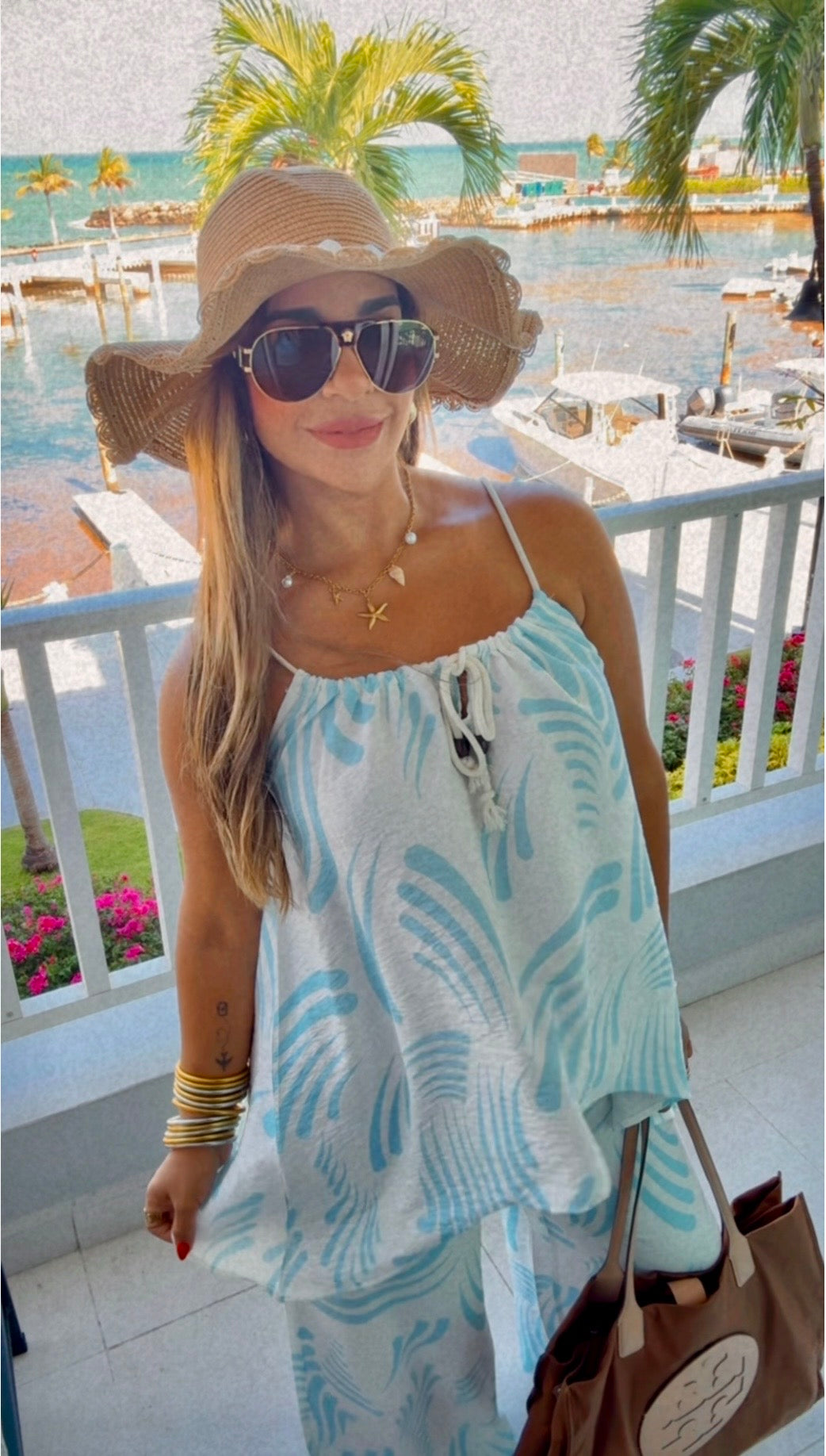 Las Olas Blue Set (spandex) puesto en Small