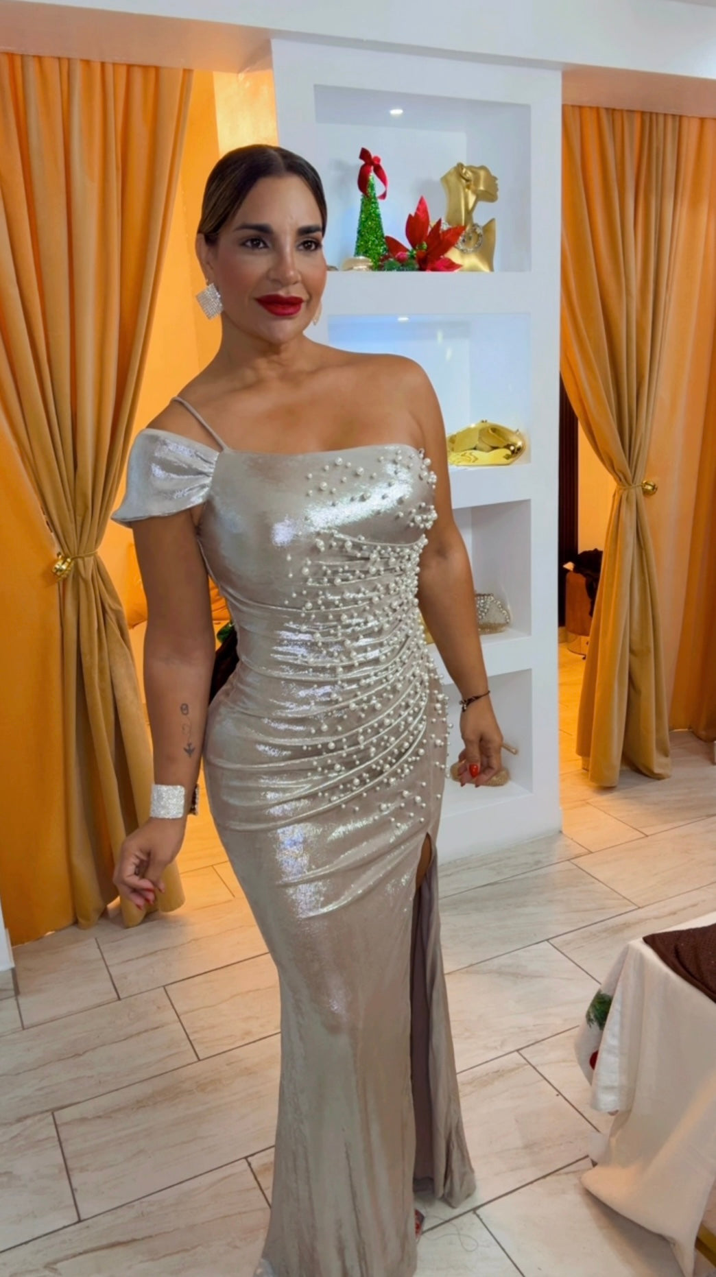 Serafina Pearl Dress (spandex) utilicé talla Médium