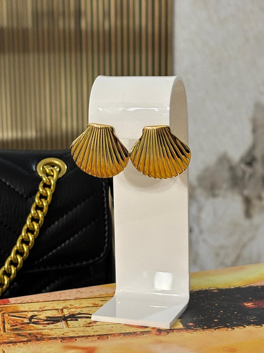 Concha Gold Earrings (oro acero inoxidable)