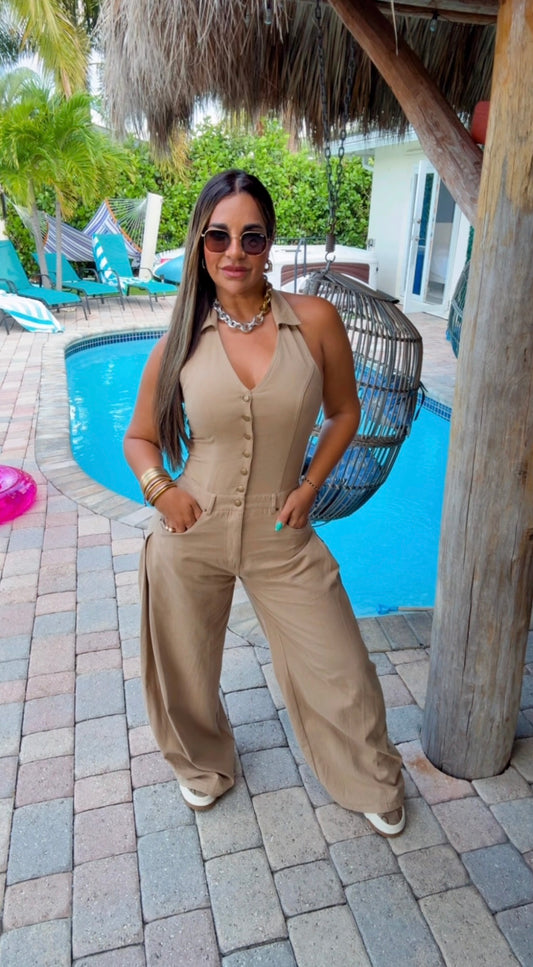Kendall Camel Jumpsuit! (Tiene elástico en la parte trasera superior) utilicé talla médium