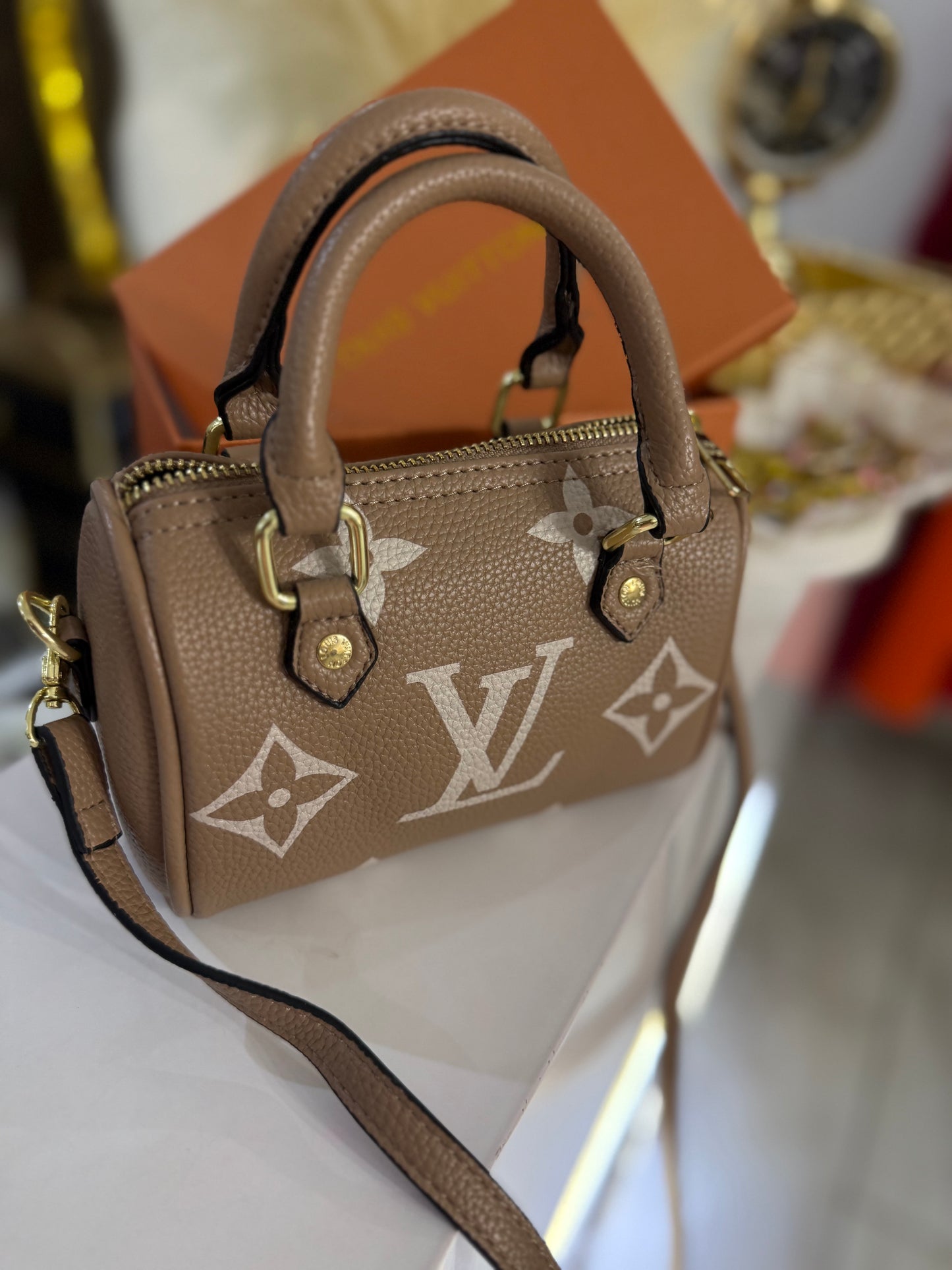 LV  Crossbody Doctor Bag (incluye caja)